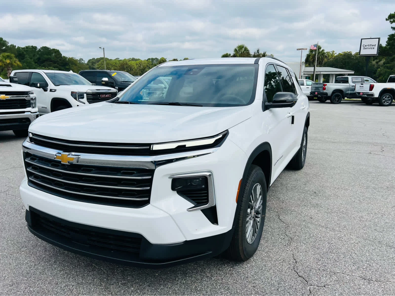 2027 Chevrolet Traverse LT
