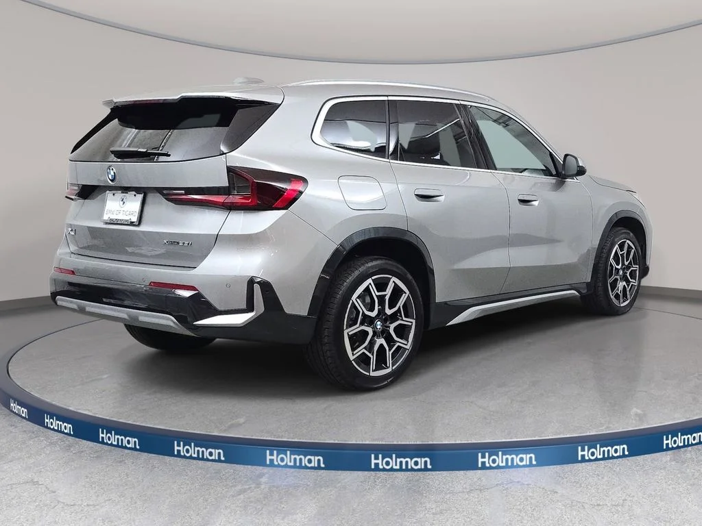 Used 2025 Silver Metallic BMW xDrive28i image 6