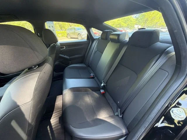 Used 2024  Honda Sport image 23