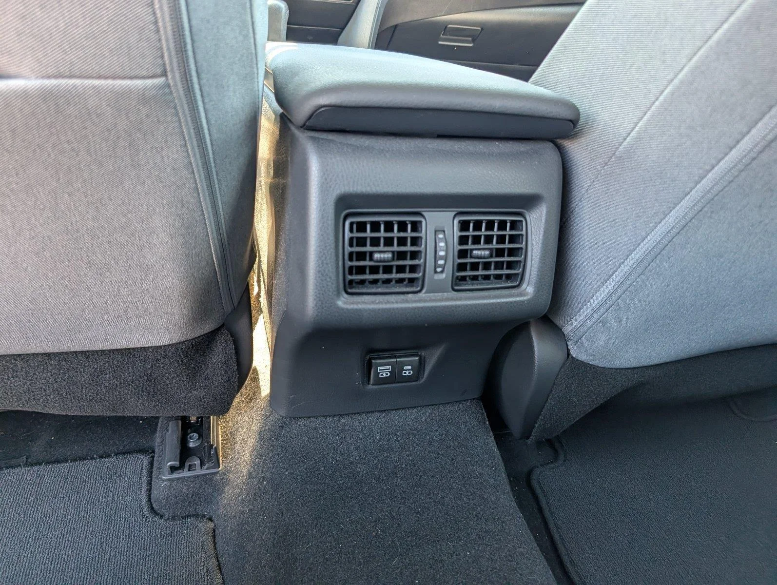 Used 2025 Ice Cap Toyota LE image 33