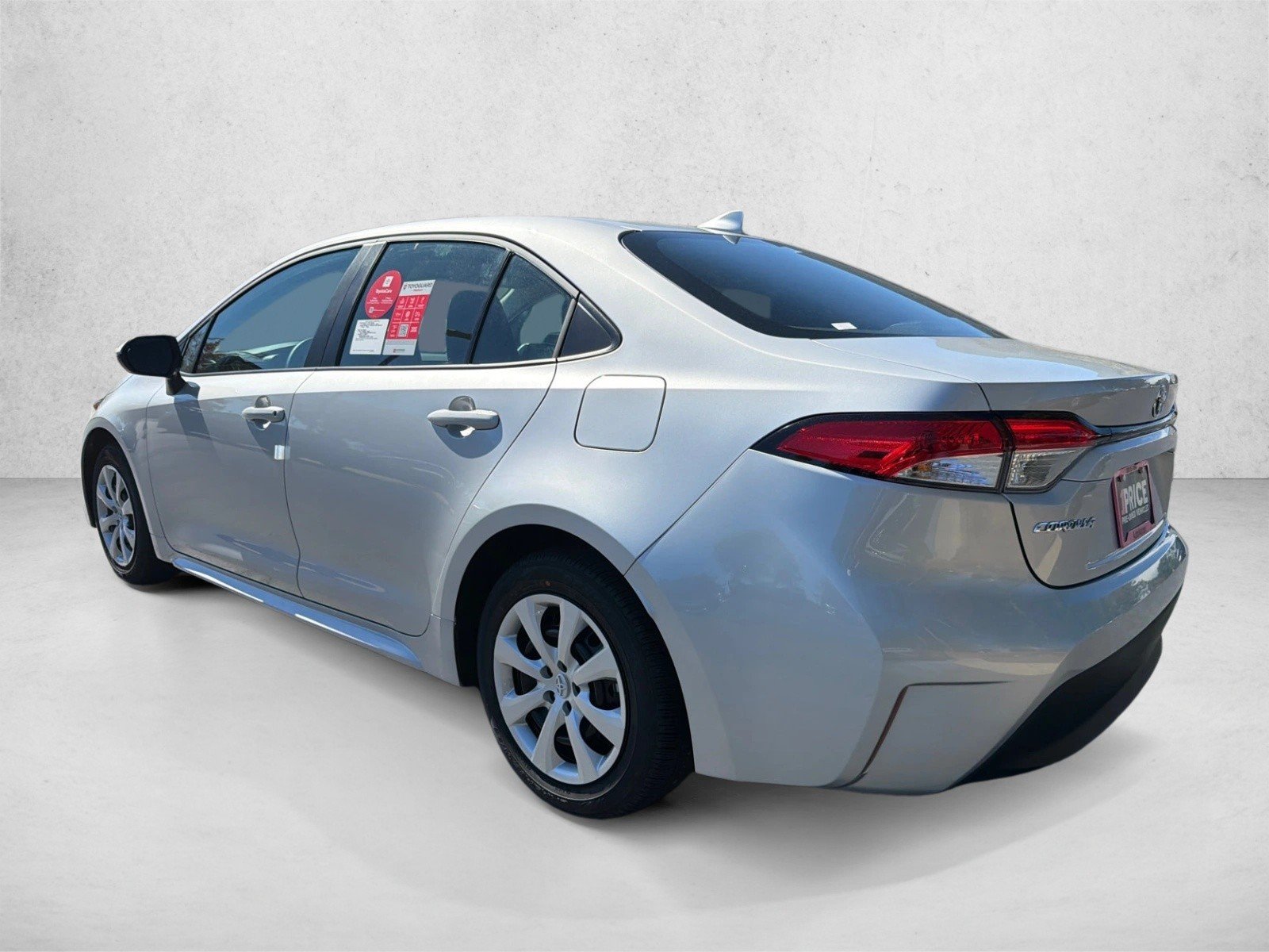 New 2027 Classic Silver Metallic Toyota LE image 5