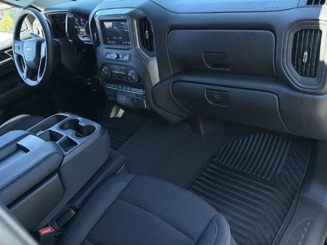 Used 2025 Black Chevrolet Custom image 32