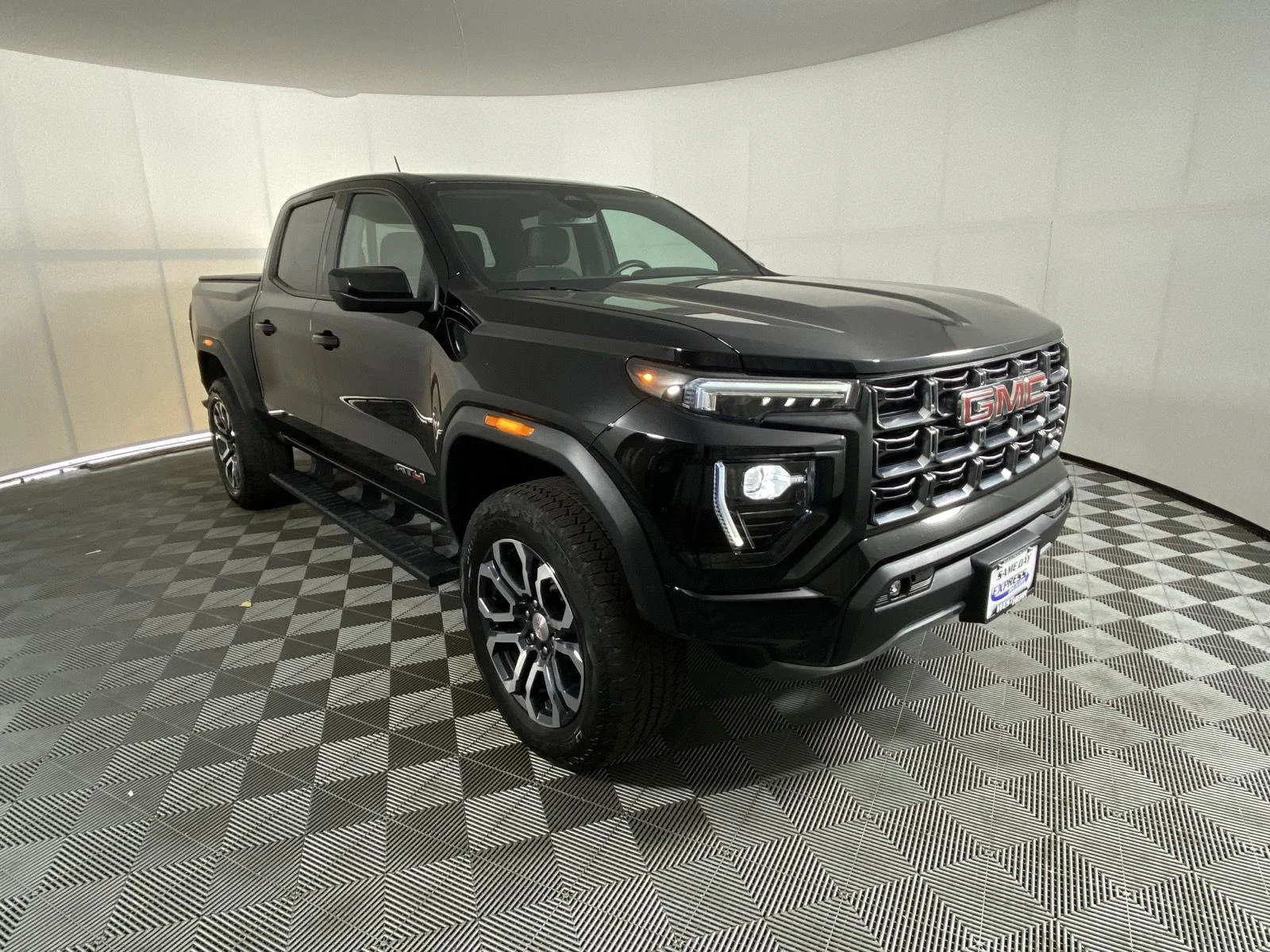 Used 2024 Onyx Black GMC 4WD AT4 image 9