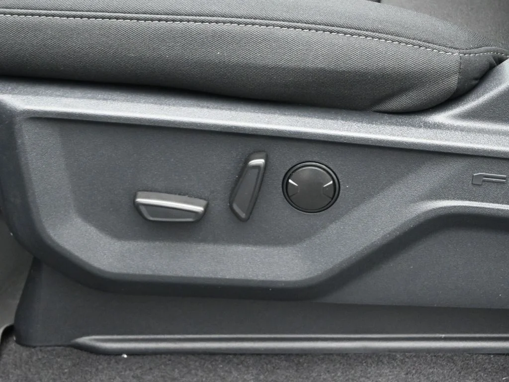 New 2026 Carbonized Gray Metallic Ford XLT image 9
