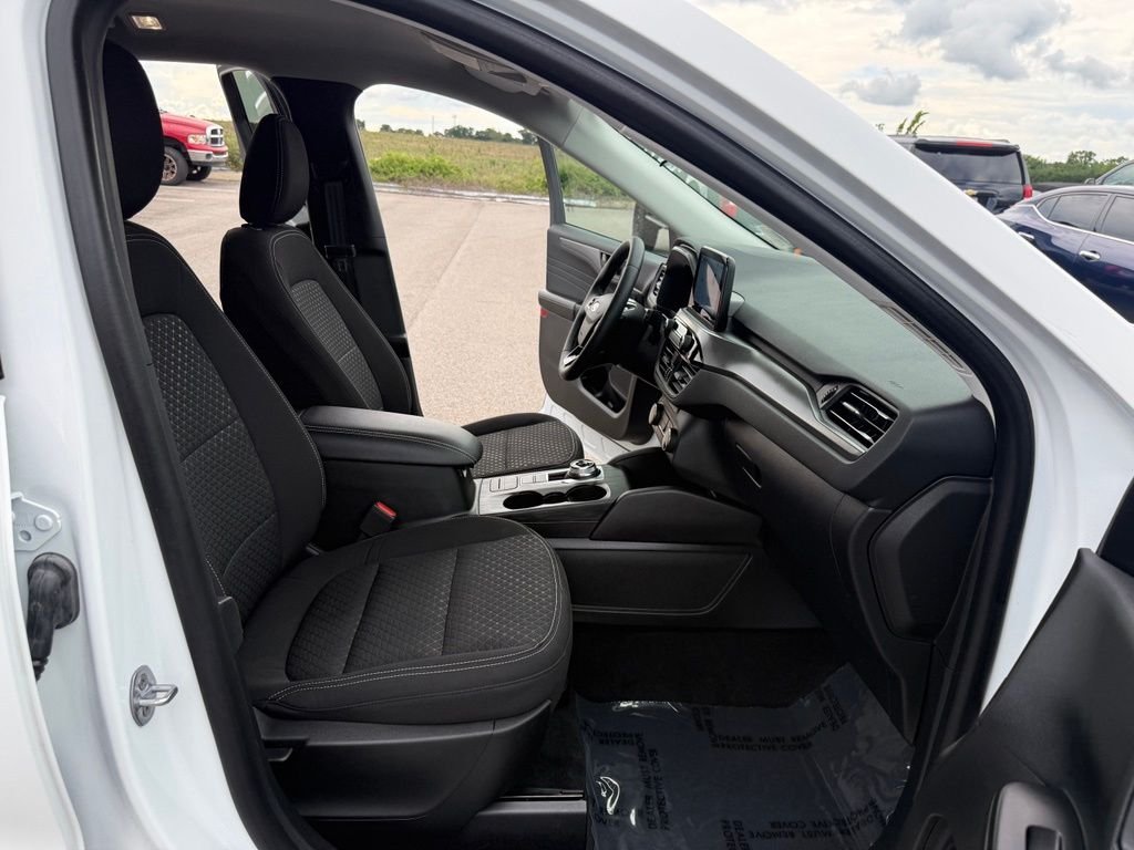 Used 2023 Oxford White Ford Active image 17