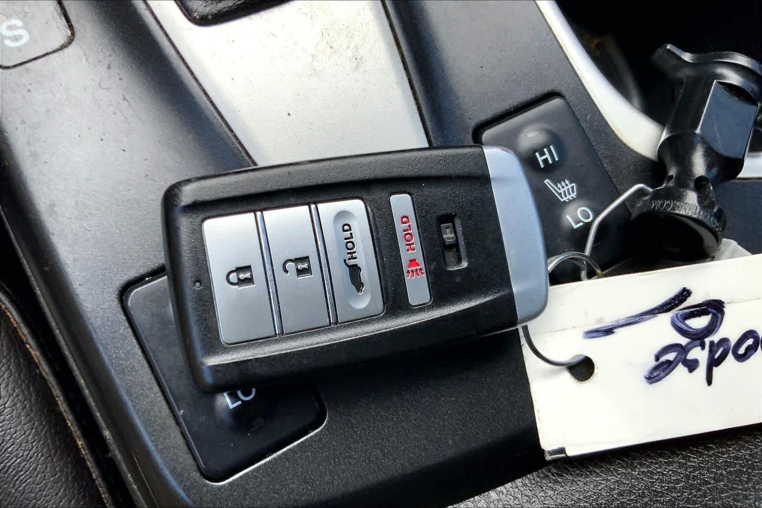 Used 2018 Crystal Black Pearl Acura  image 14