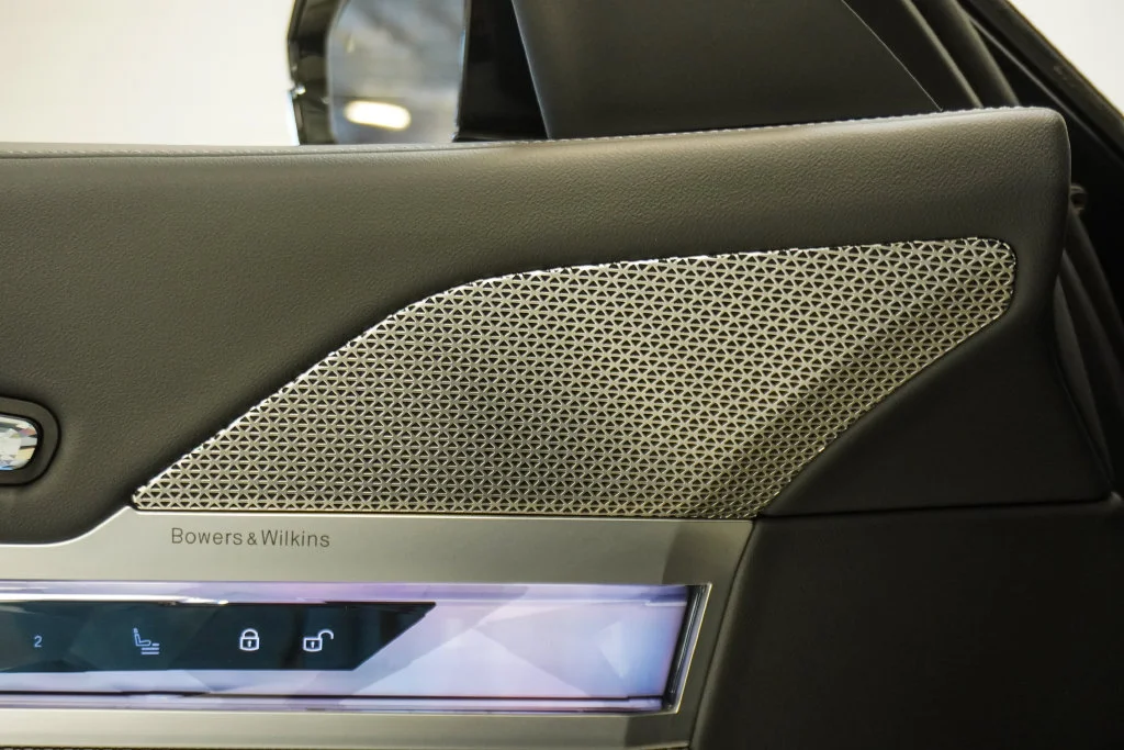 Used 2023 Black BMW 760i xDrive image 25