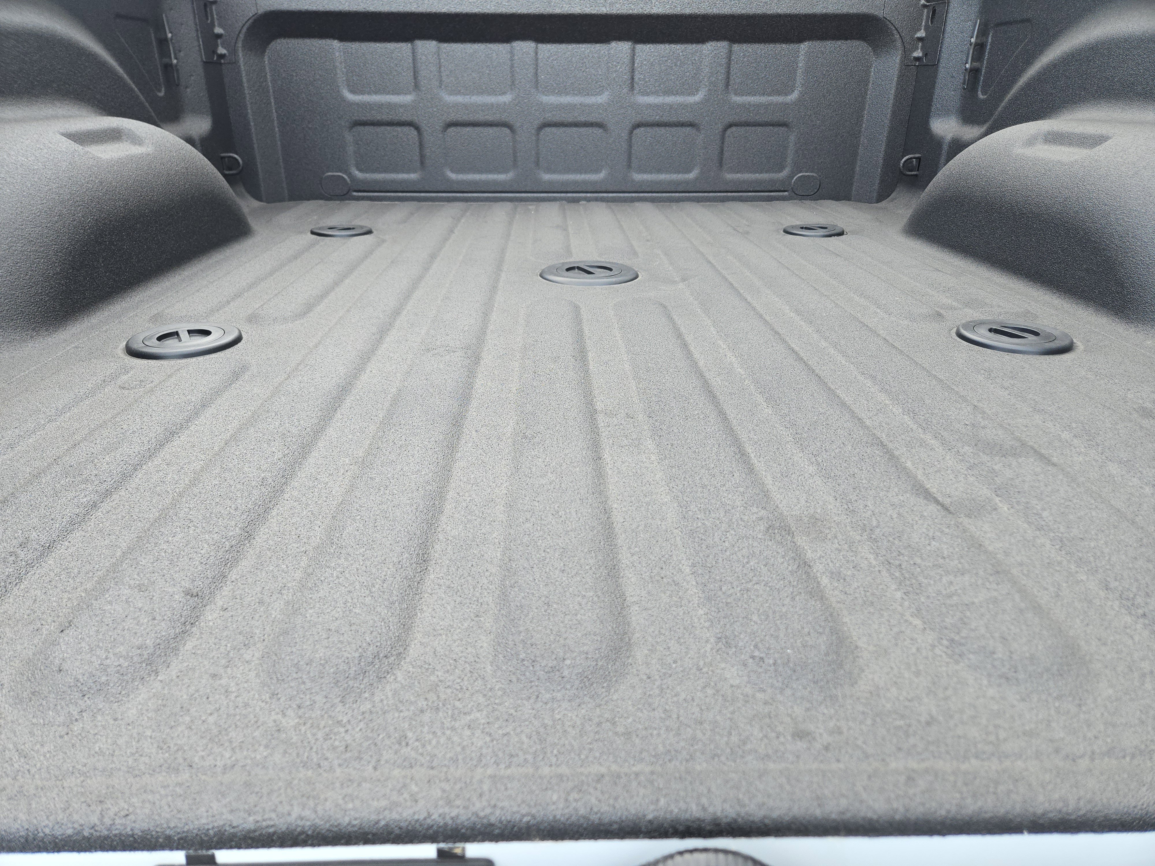 New 2026 Bright White Clear-Coat Exterior Paint RAM Laramie image 23