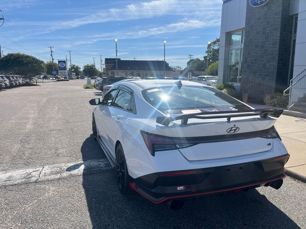 Used 2025 White Hyundai Base image 6