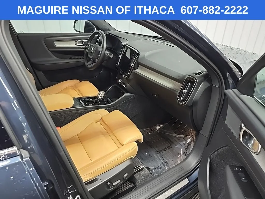 Used 2021 Blue Volvo T5 Inscription image 16