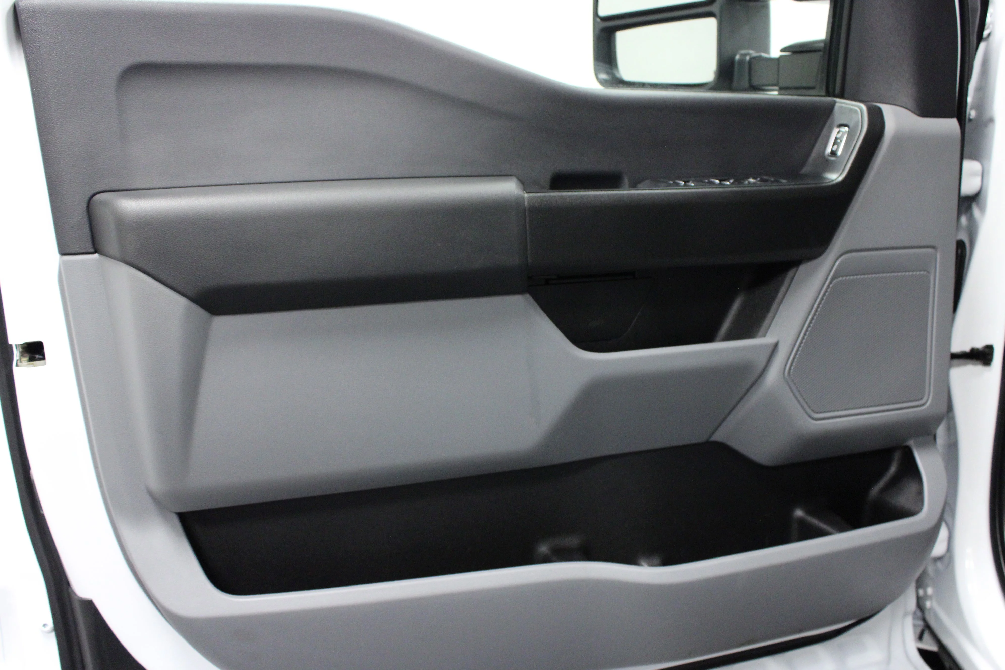 Used 2024 Oxford White Ford XL image 11