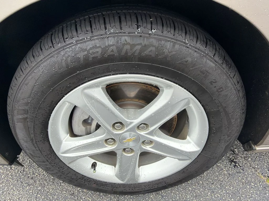Used 2022 Gray Chevrolet LS image 11