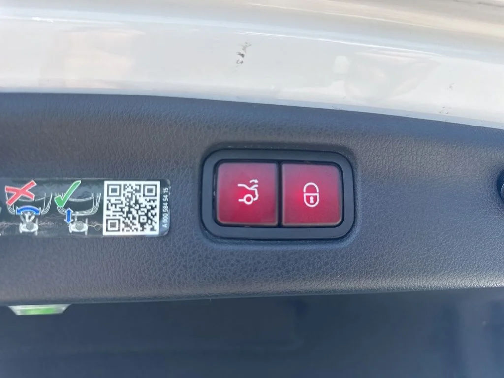 Used 2025 White Mercedes-Benz C 300 image 26