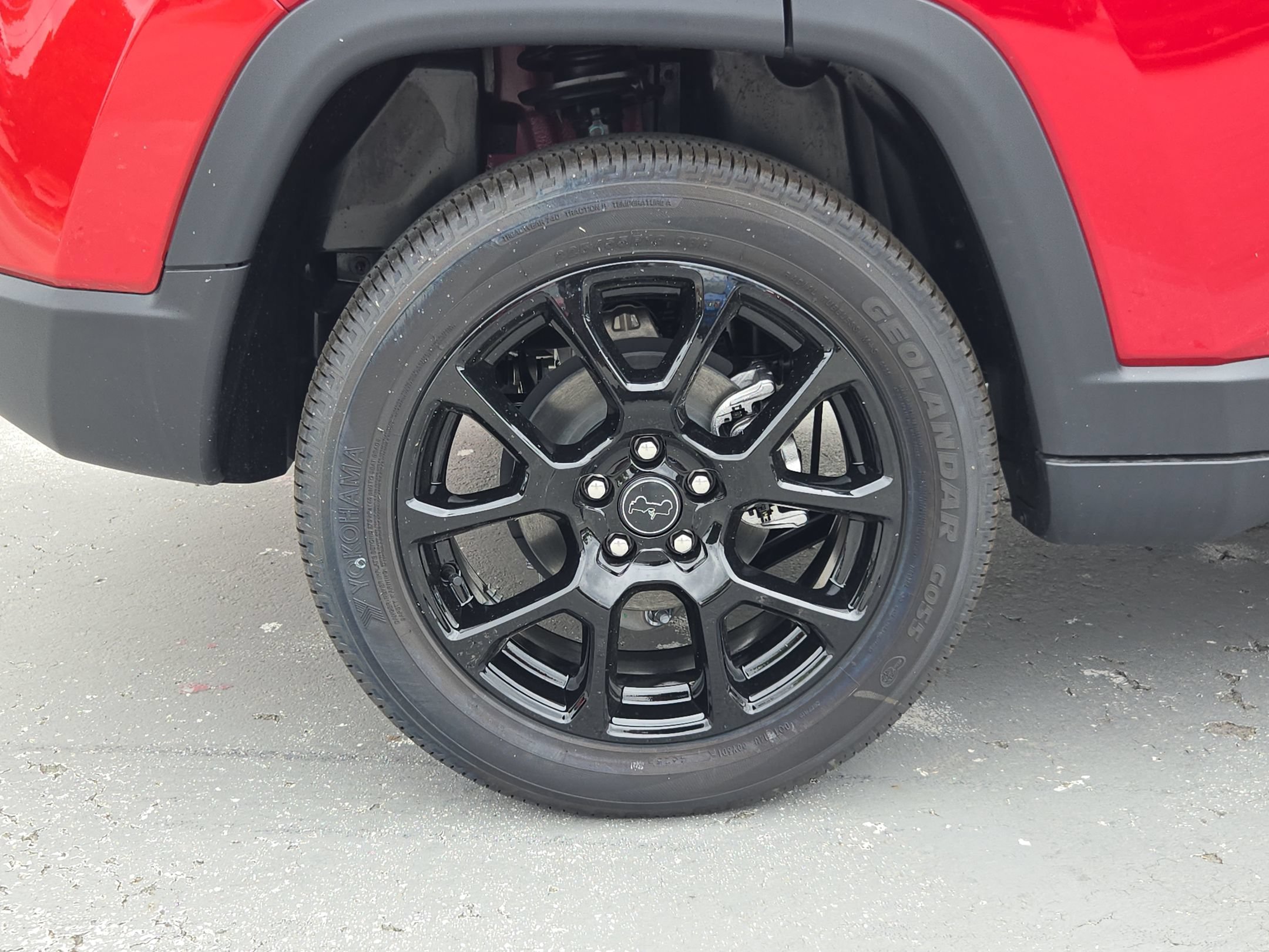 New 2026 Red Hot Pearl-Coat Exterior Paint Jeep Latitude Altitude image 13
