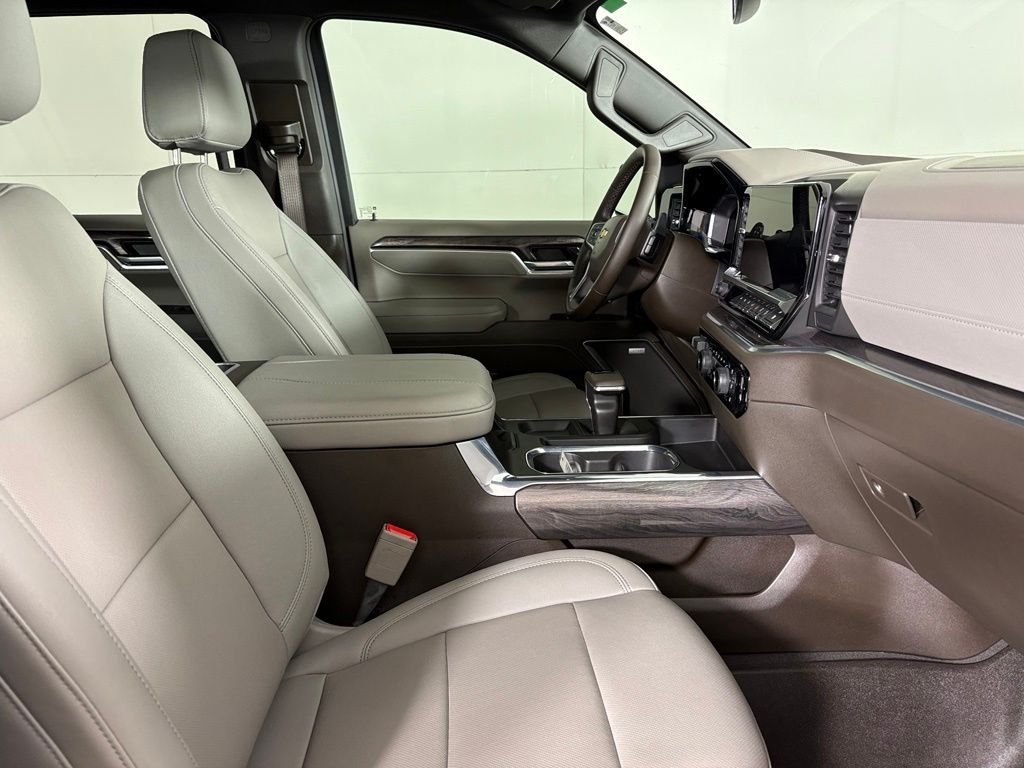 Used 2026 White Chevrolet LTZ image 14
