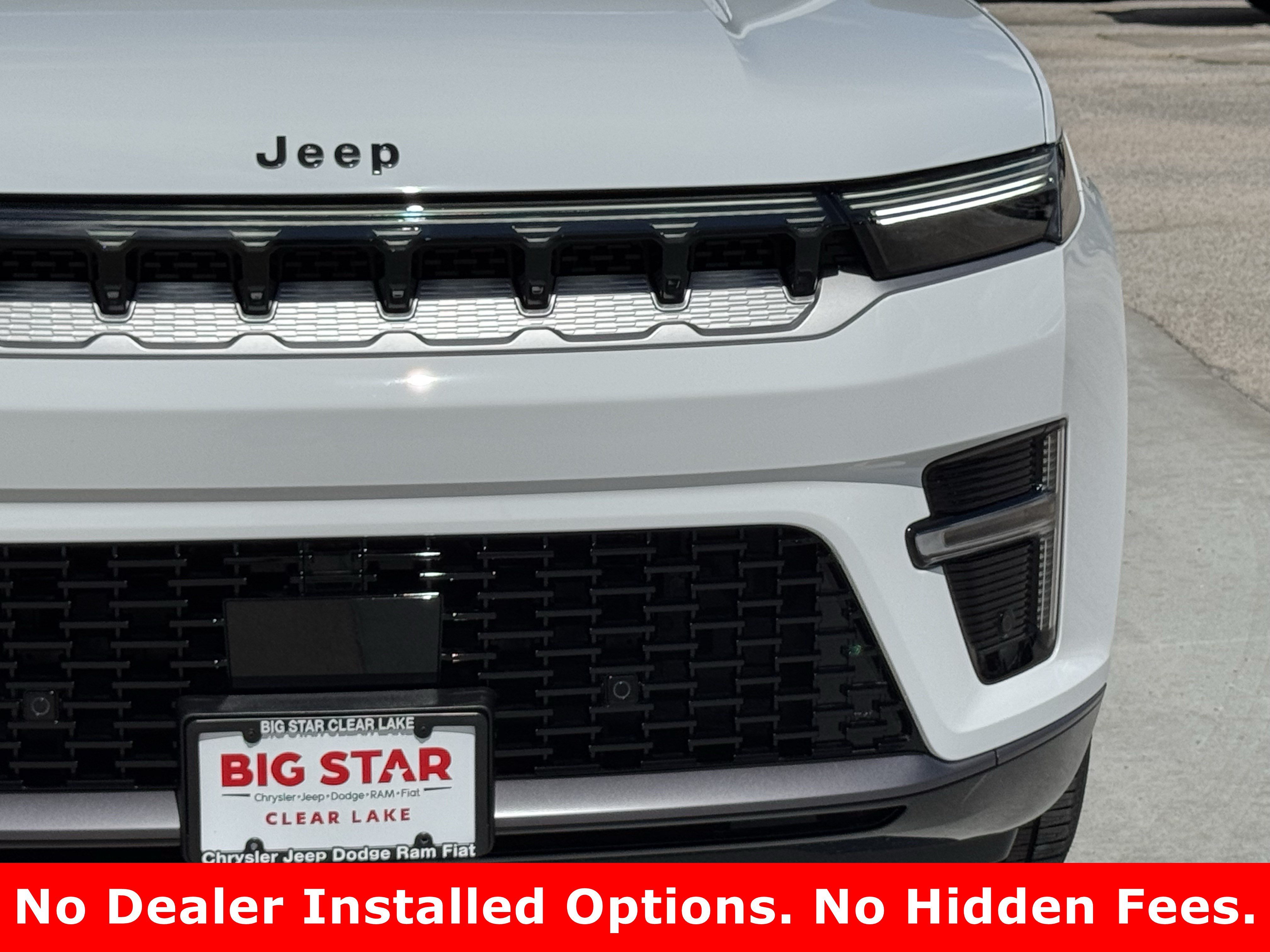 New 2026 Bright White Clear-Coat Exterior Paint Jeep 4x2 image 4