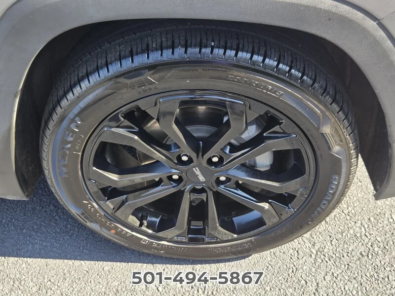 Used 2021 Steel Metallic GMC SLT image 20