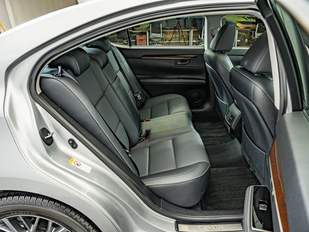 Used 2018 Silver Lexus 350 image 36
