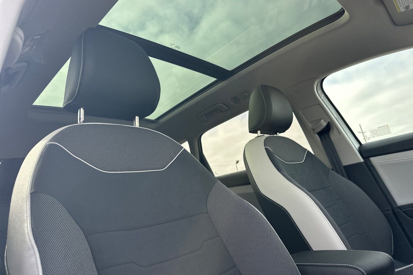 New 2026 Pure White Volkswagen 1.5T SE image 17