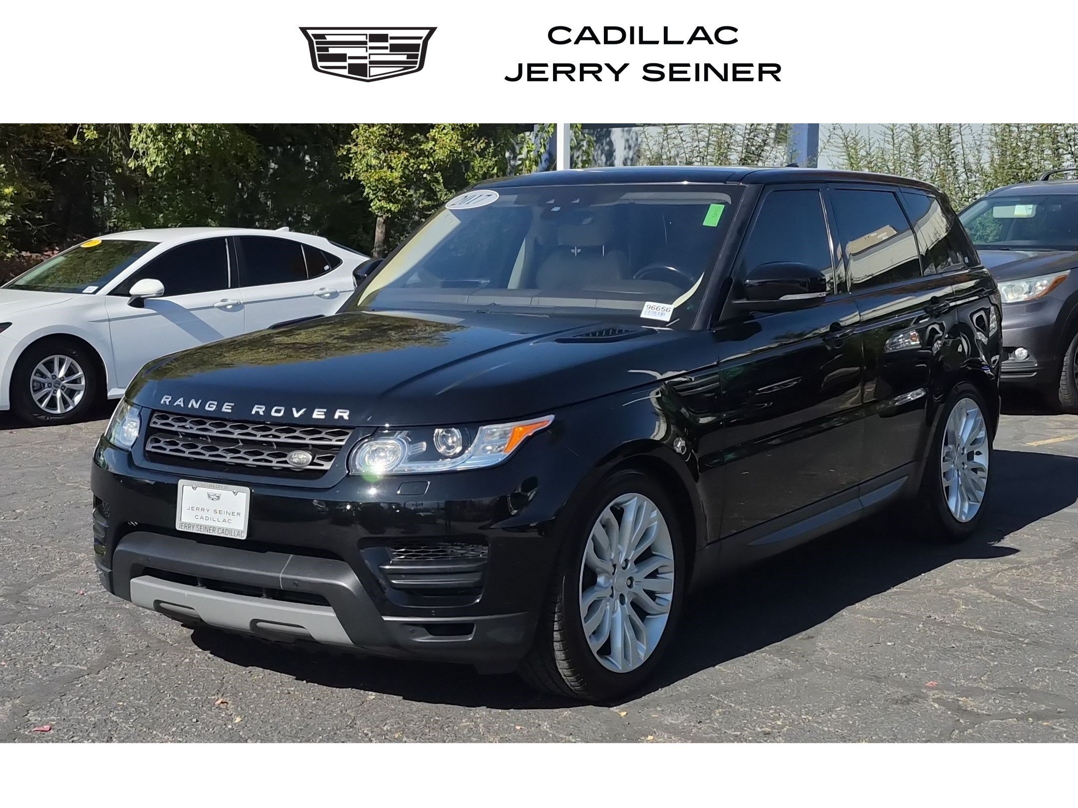 Used 2017  Land Rover SE image 1