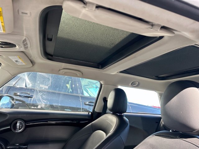 Used 2019 White MINI  image 6
