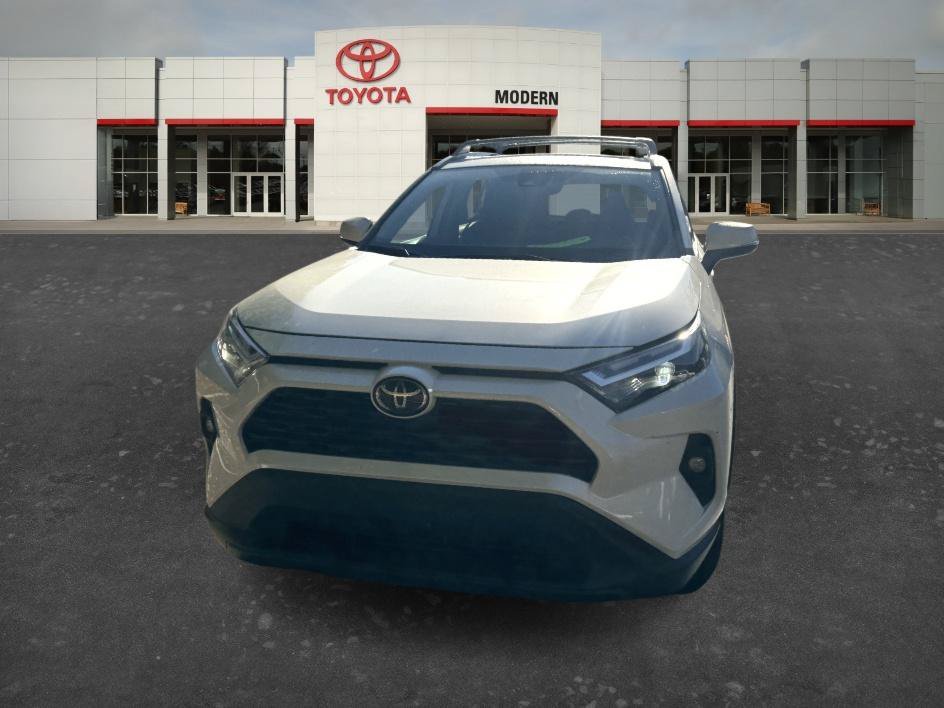 Used 2022 Blizzard Pearl Toyota XLE Premium image 9