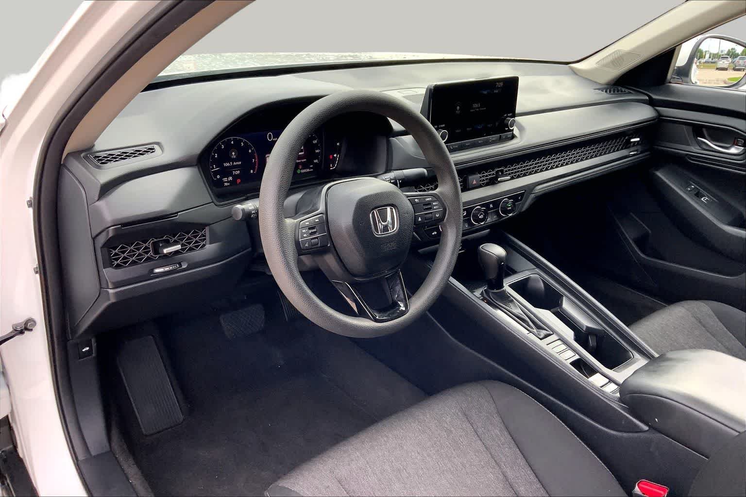Used 2023 Meteorite Gray Metallic Honda EX image 18