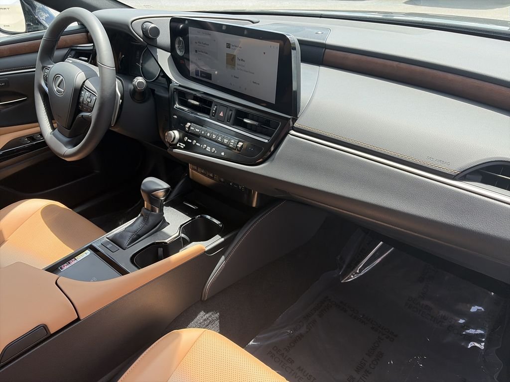 Used 2023 Black Lexus 350 image 32