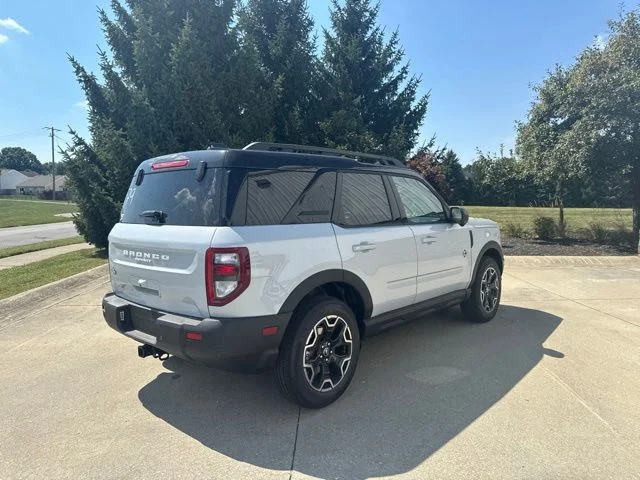 New 2026 Space White Metallic Ford Outer Banks image 5