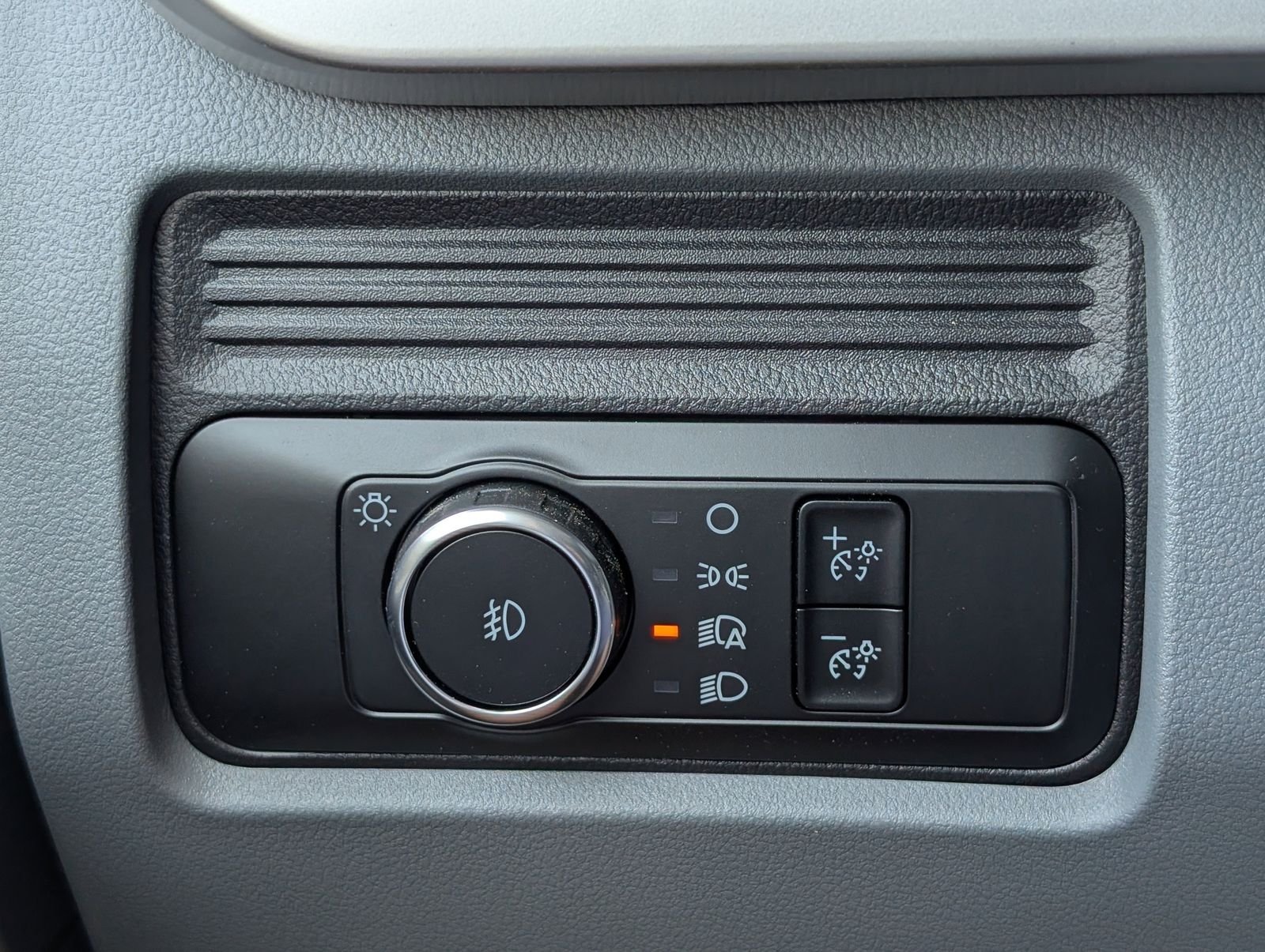 2025 Ford F-350 Super Duty Chassis Cab XL - Photo 22