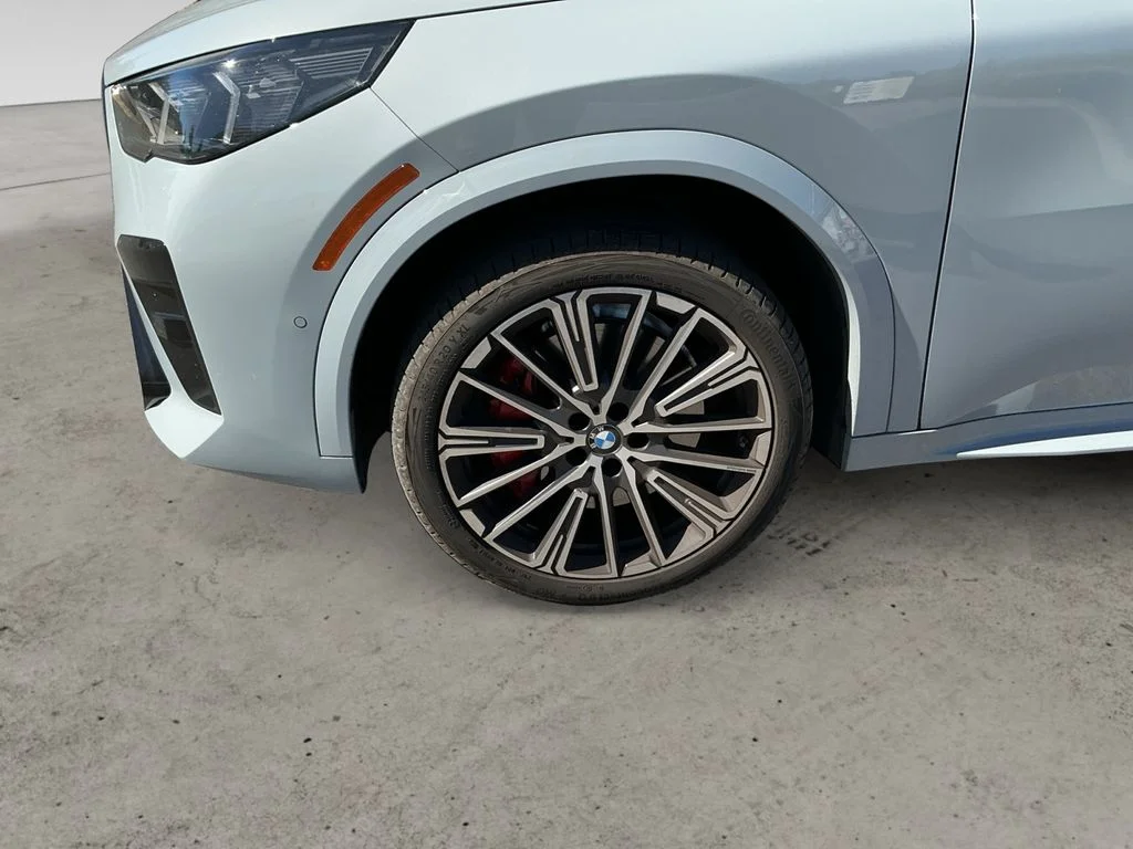 Used 2025 Gray BMW xDrive28i image 9