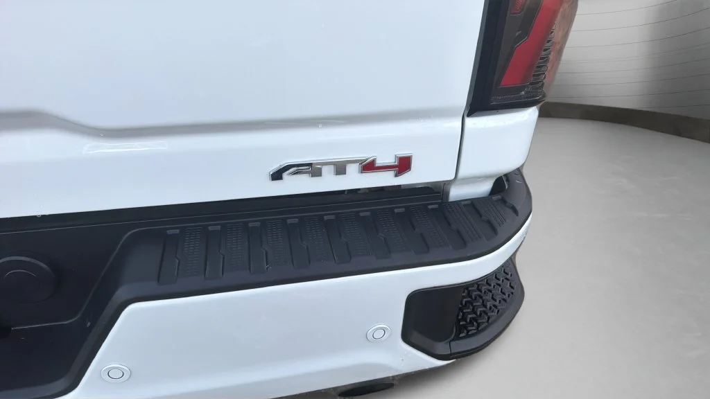 Used 2024 White GMC AT4 image 30