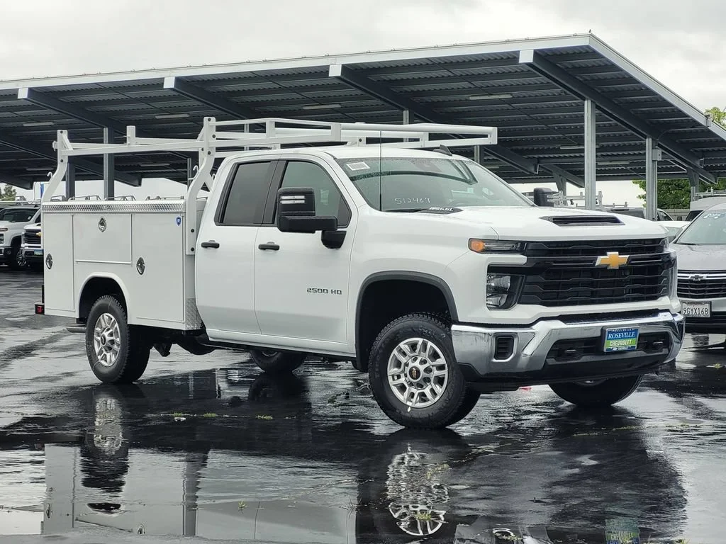 New 2026 Summit White Chevrolet WT image 1