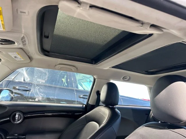 Used 2019 White MINI  image 6