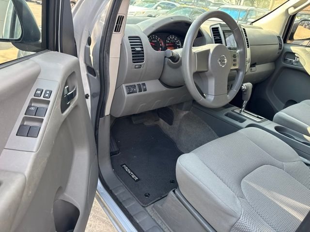 Used 2012  Nissan SV image 9