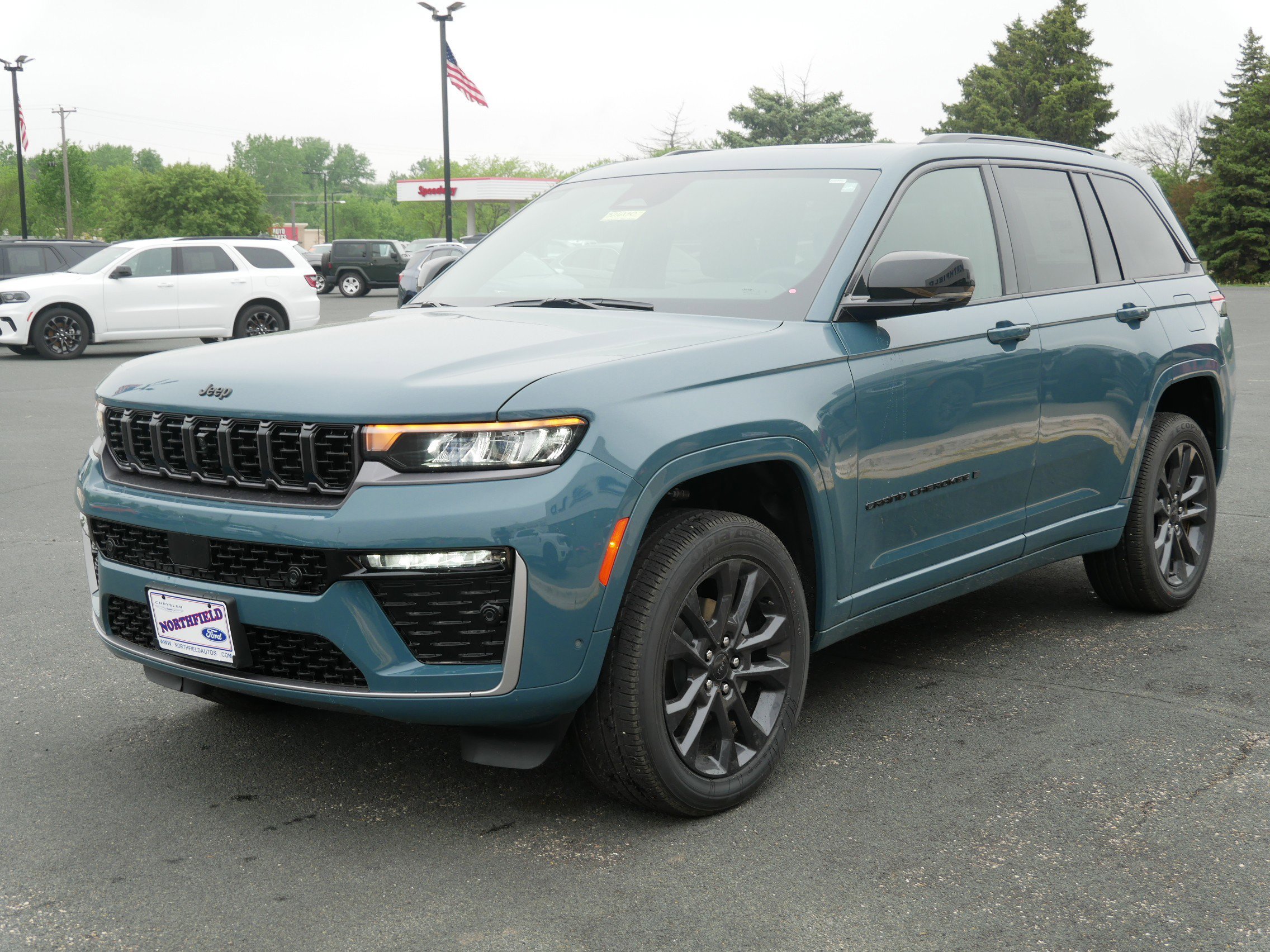 New 2026 Steel Blue Exterior Paint Jeep Limited Reserve image 4