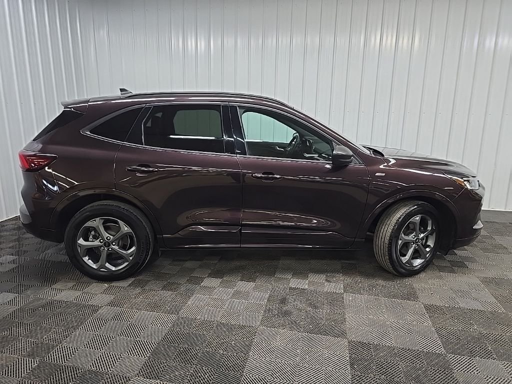 Used 2023 Red Ford ST-Line image 2