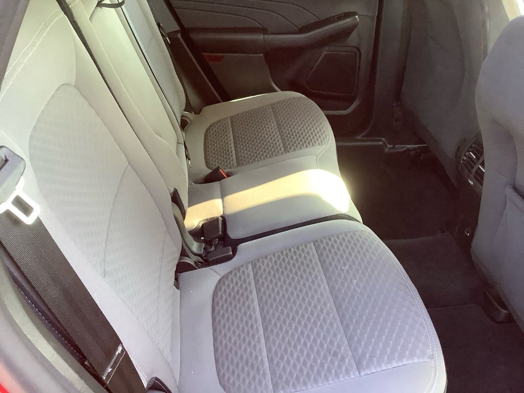 Used 2022 Red Ford SE image 17
