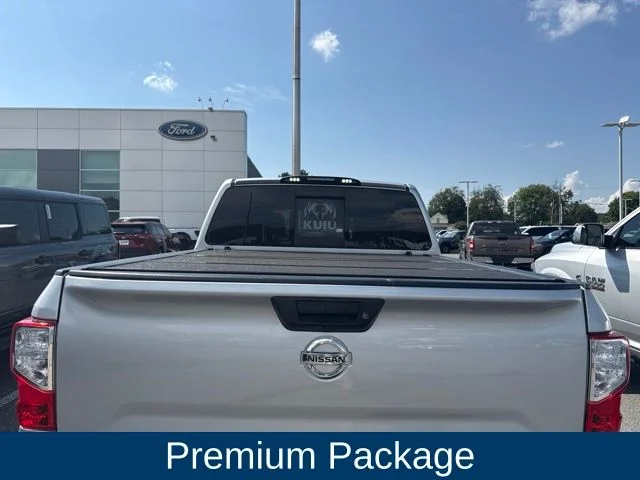 Used 2019 Silver Nissan PRO-4X image 9