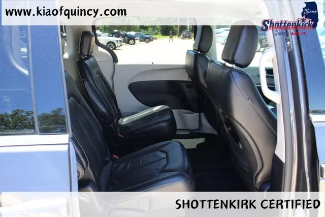 Used 2022 Granite Chrysler Touring L image 14