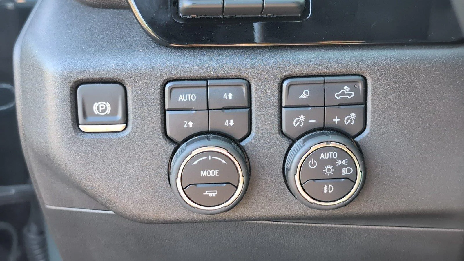 Used 2025 Cypress Gray Chevrolet LTZ image 31