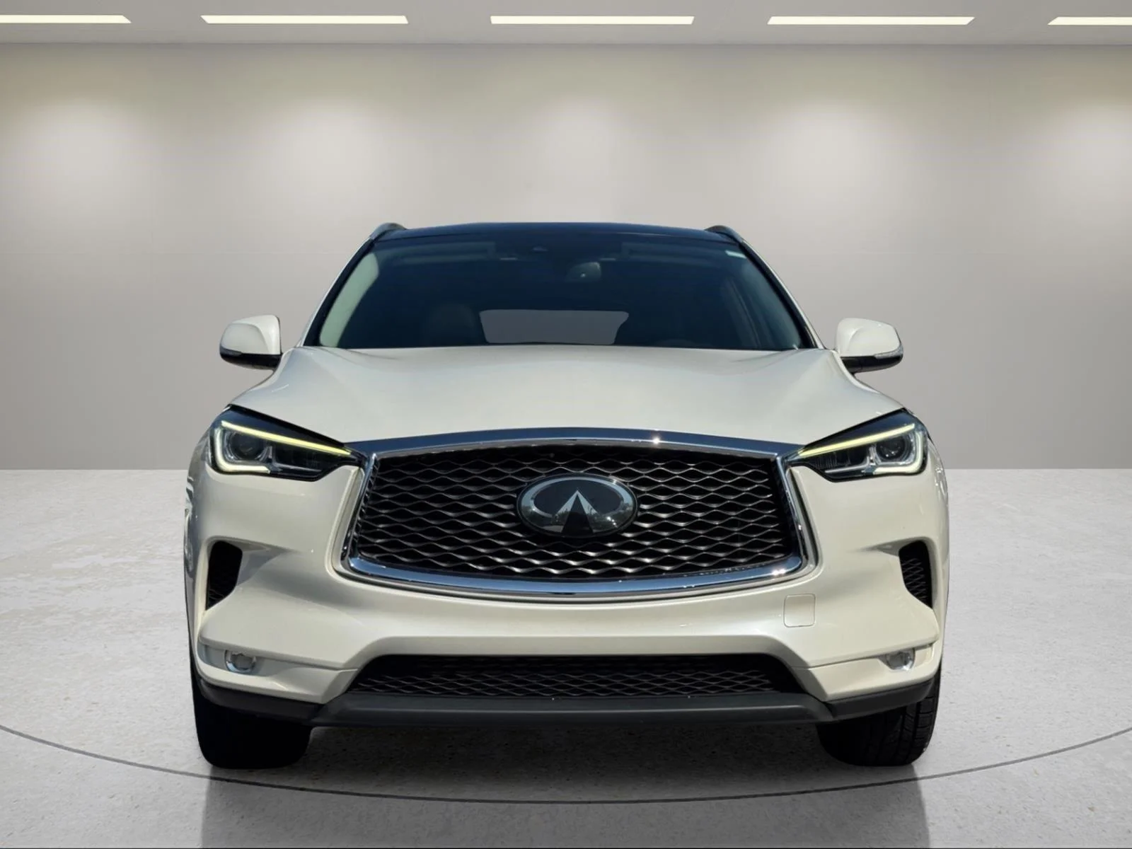 Used 2020 Majestic White INFINITI LUXE image 8