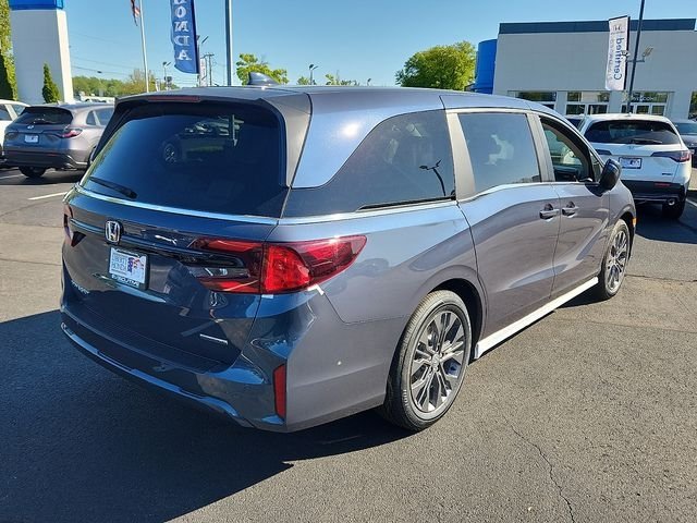 New 2026 Smoke Blue Pearl Honda Touring image 6