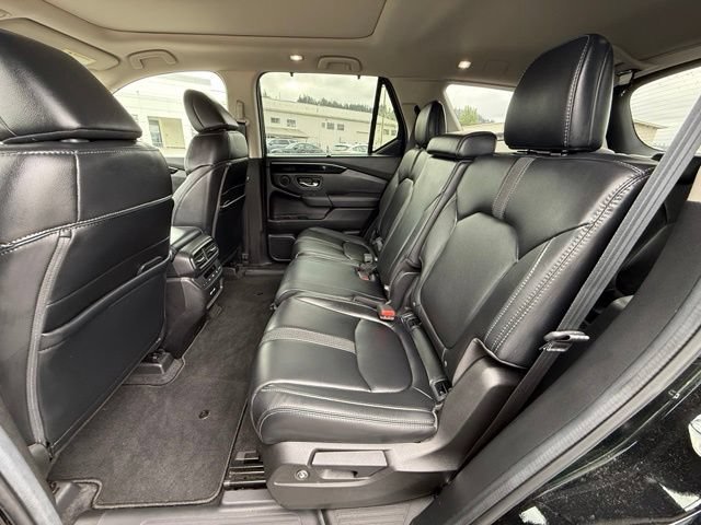 Used 2023 Crystal Black Pearl Honda Touring image 11