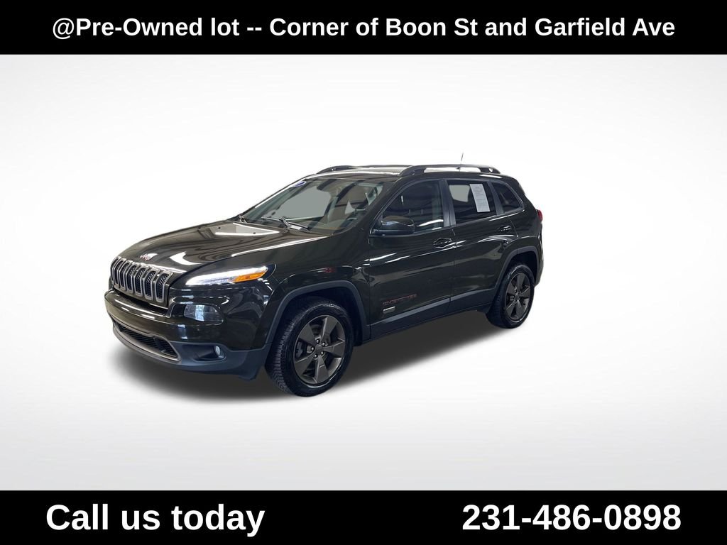 Used 2017 Green Jeep Latitude image 1
