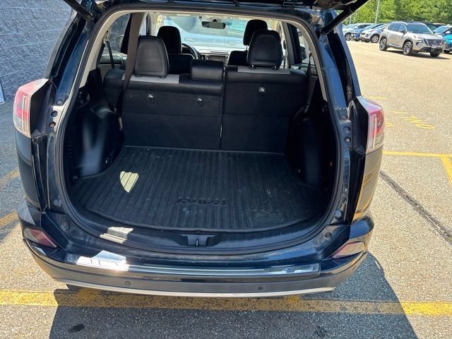 Used 2018 Aqua Toyota Limited image 9