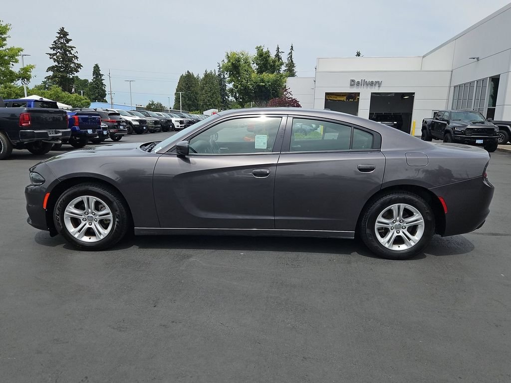 Used 2022 Granite Crystal Metallic Clearcoat Dodge SXT image 3