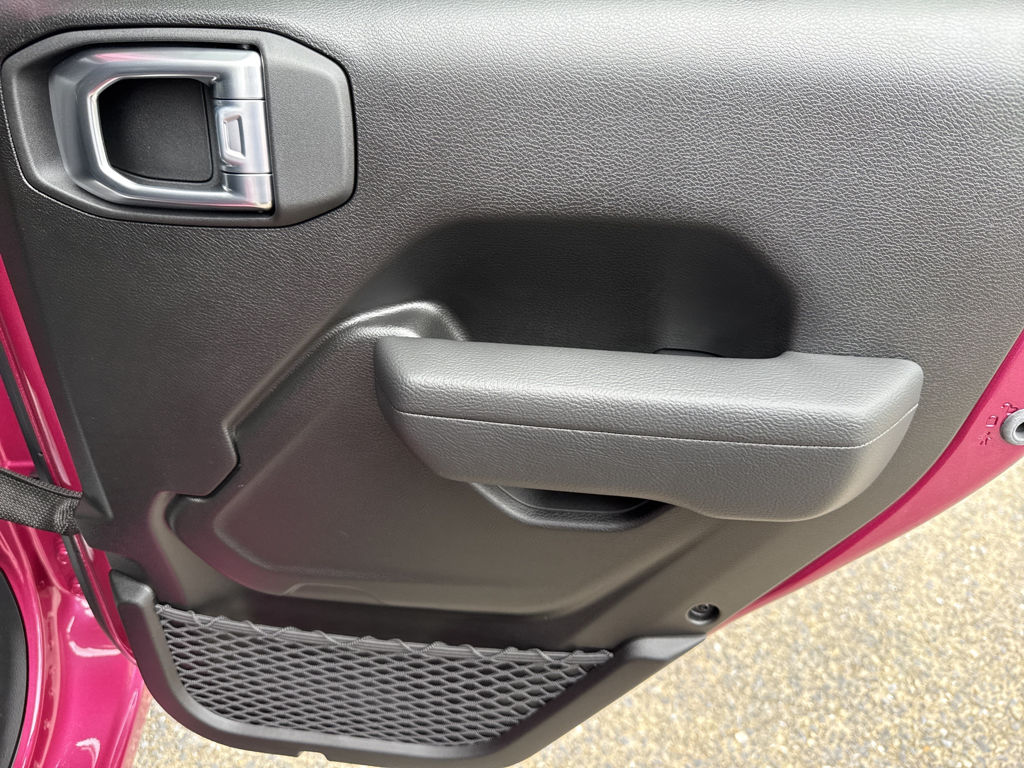New 2026 Tuscadero Pearlcoat Jeep Sport S image 18