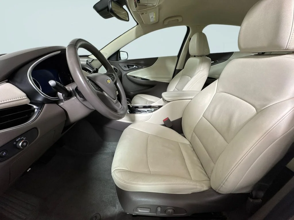Used 2024 Gray Chevrolet LT image 6