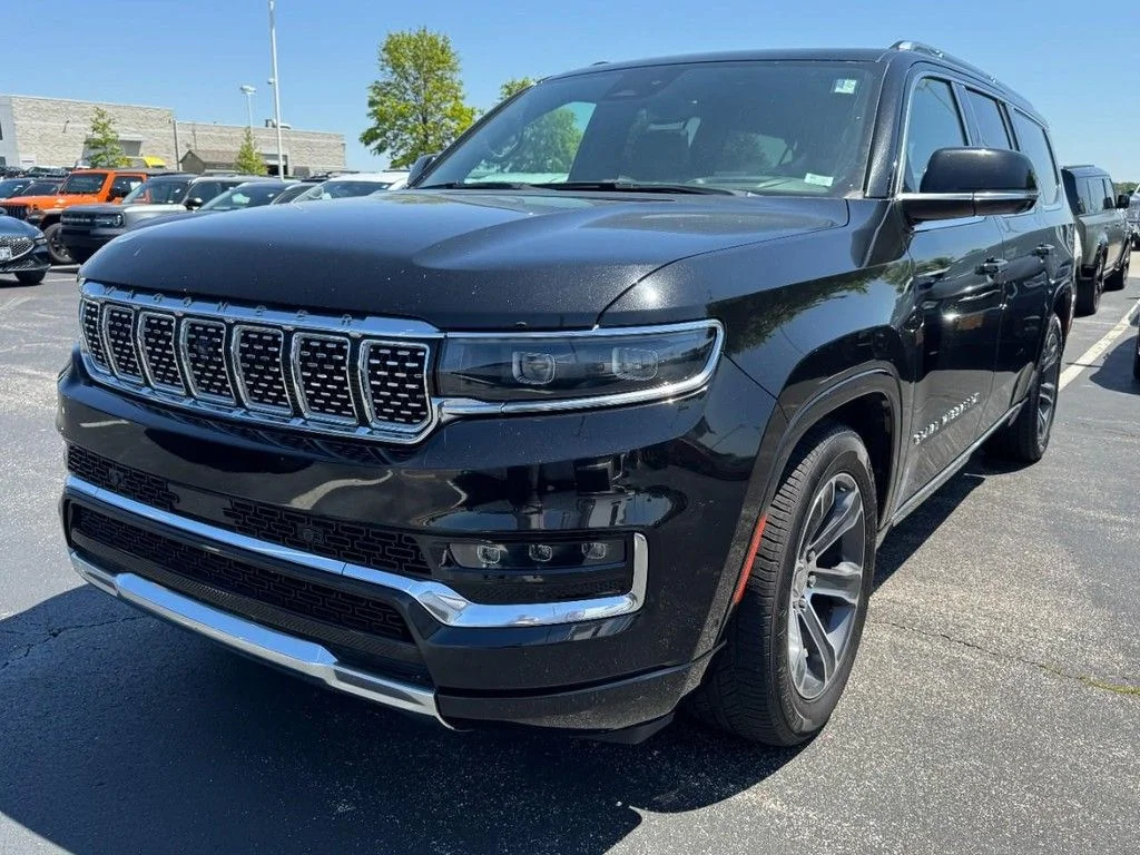 Used 2024 Black Jeep Base image 8